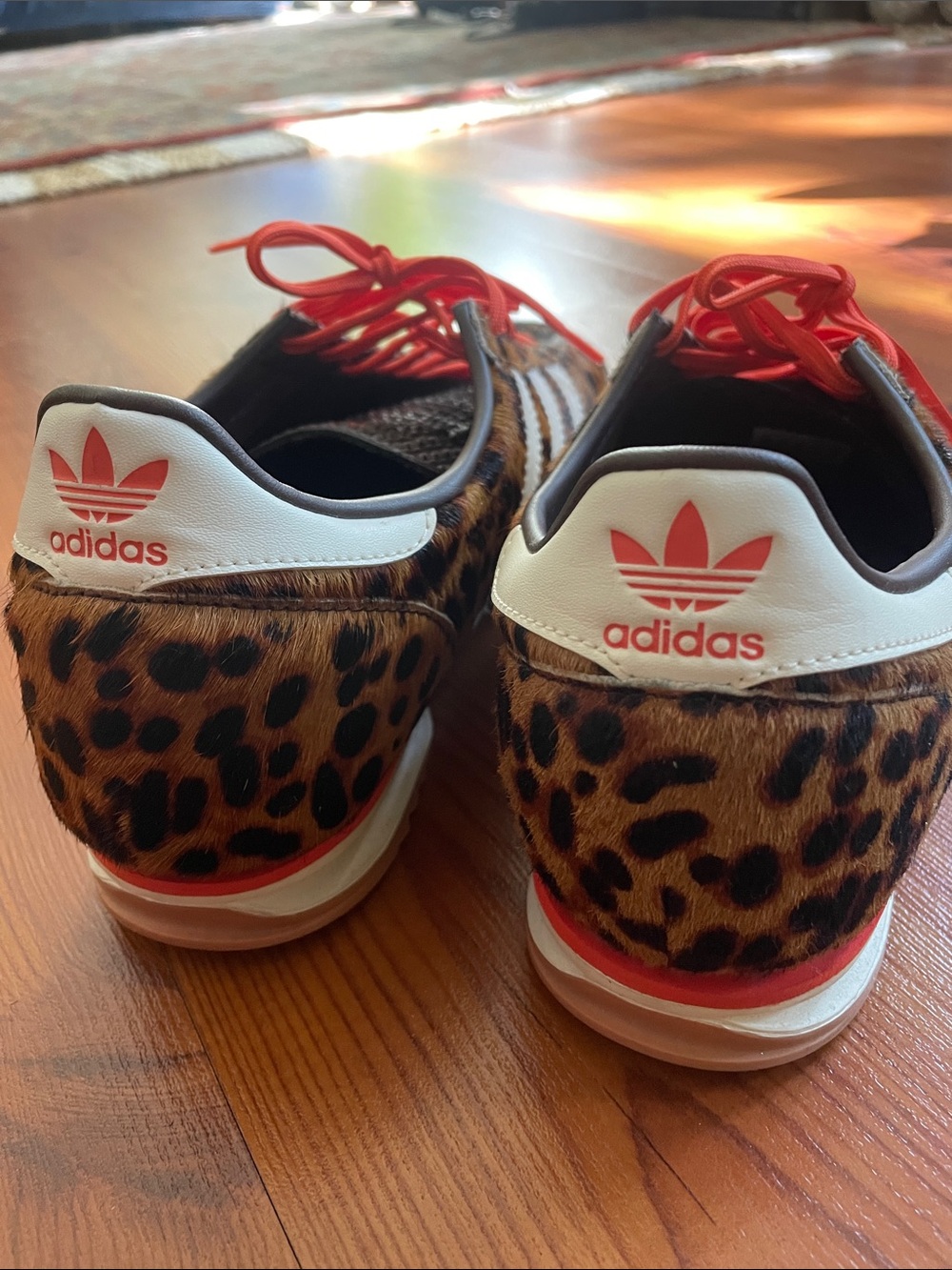 Adidas Originals  Leopard Sneakers with Orange Laces - Picture 4 of 8